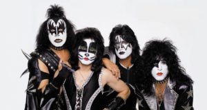 БИОГРАФИЯ ГРУППЫ KISS БИОГРАФИЯ ГРУППЫ KISS