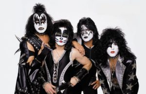 БИОГРАФИЯ ГРУППЫ KISS БИОГРАФИЯ ГРУППЫ KISS
