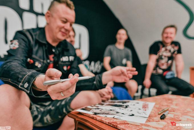 Meet&Greet с участниками группы «Тараканы!»