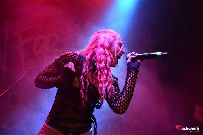 Icon For Hire согрели Москву февральским вечером.