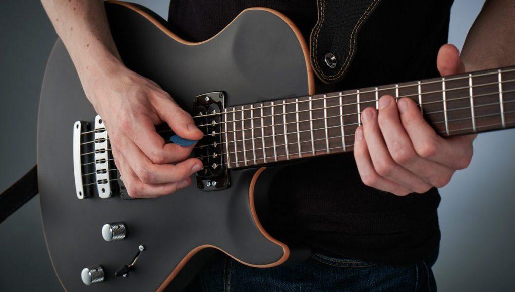 МУЗТОРГ открывает курсы игры на гитаре