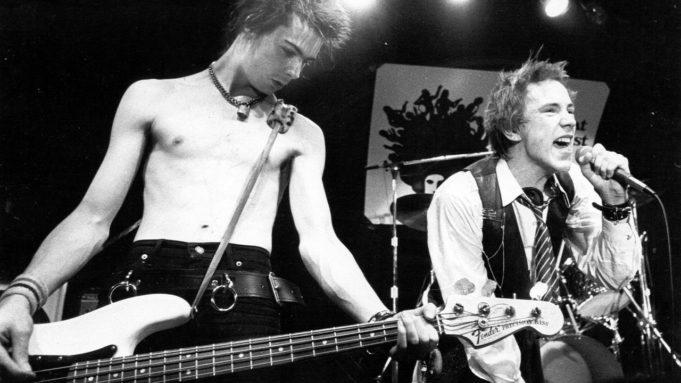 Джонни Роттен – «рабские» условия договора с участником группы Sex Pistols Sex Pistols Джонни Роттен сериал «Пистолет»
