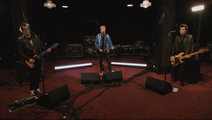 Живое выступление The Offspring. Три песни из студии SIR в Лос-Анджелесе The Offspring в студии SIR в Лос-Анджелесе