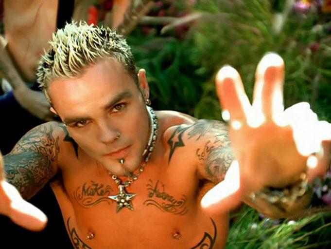 Сет Бинзер из Crazy Town, умер в возрасте 49 лет Сет Бинзер из Crazy Town, умер в возрасте 49 лет