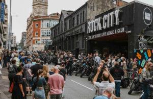 Прах Лемми доставлен в Rock City Ноттингема колонной байкеров группа MOTORHEAD, новости - Прах Лемми доставлен в Rock City Ноттингема колонной байкеров