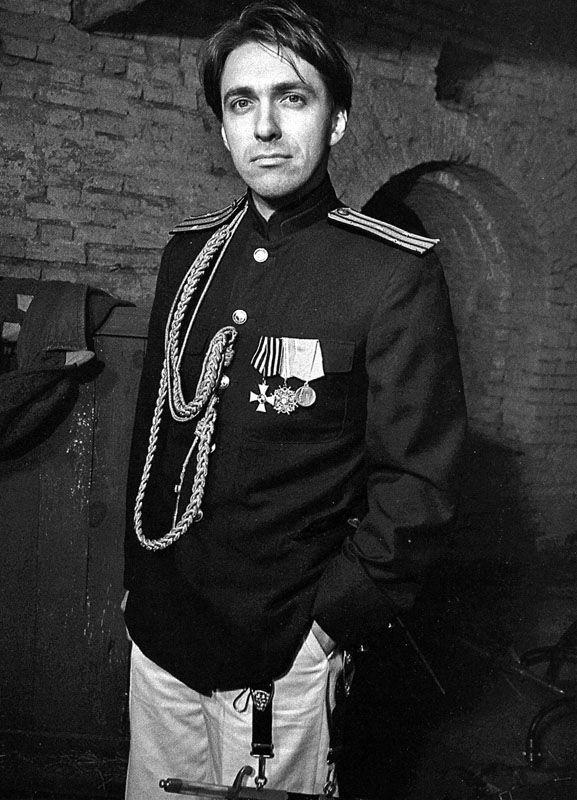 Сергей Курехин. Устроить концерт в конце света.