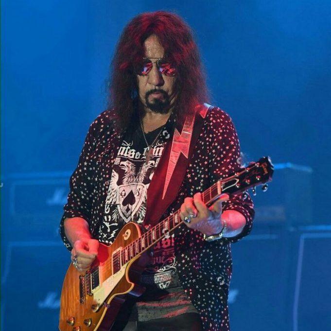 rockweek.ru-эйс-фрейли-не-сыграет-с-kiss-на-осеннем-шоу-01 Эйс Фрейли не сыграет с KISS на осеннем шоу
