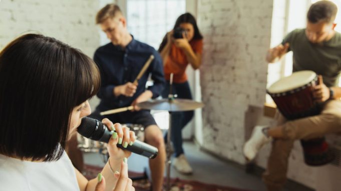 Специальные платформы для творческих людей: почему они гораздо лучше привычных соцсетей