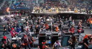 ROCK 1000 в ЦСКА Арена звучали каверы Metallica, Nirvana, Linkin Park рок 1000 концерт москва 30 мая 202